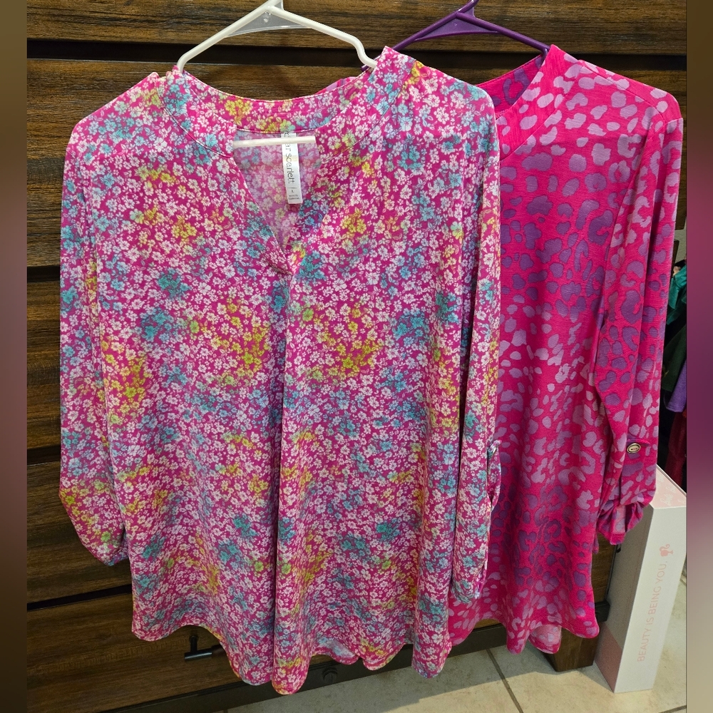 Dear Scarlett Tops 3/4ths Colorful Size Large New without Tags